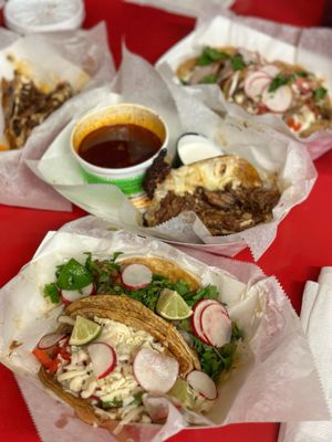 La Divina Tacos by null