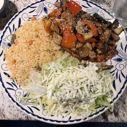 Rocas Mexican Grill - Pollo Yucatán with mushrooms added
