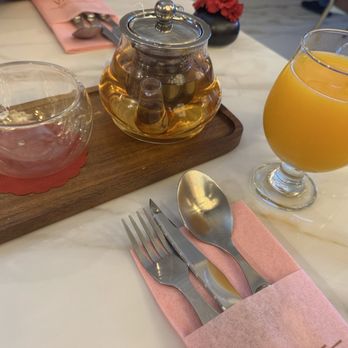 GIWA - Tea and not-freshly squeezed as advertised orange juice - Breakfast & Brunch Near Me - Santa Clara, California GIWA - Tea and not-freshly squeezed as advertised orange juice - Breakfast & Brunch Near Me - Santa Clara, California