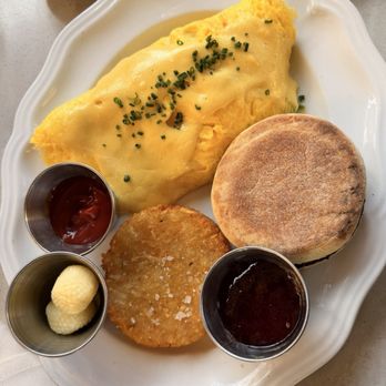 Chéri Rooftop - Blue Crab omelette - Lounges Near Me - Las Vegas, Nevada Chéri Rooftop - Blue Crab omelette - Lounges Near Me - Las Vegas, Nevada