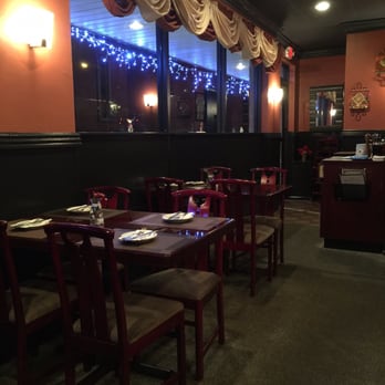 Il Trio Restaurant - Small and quaint - Pizza Near Me - Nesconset, New York