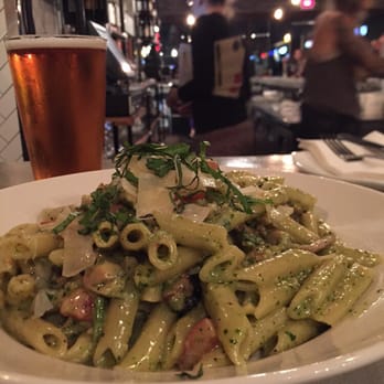 Common Theory - Chicken pesto alfredo hmmmmm so good - Gastropubs Near Me - San Diego, California