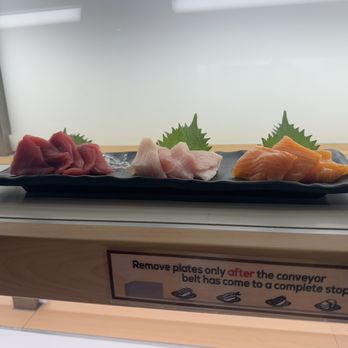 Waka Sakura - Conveyor Belt Sushi Near Me - Gardena, California