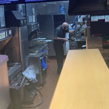 McDonald's - Here is the manager look he's doing a great job at supervising the machine and not his employees - Fast Food Near Me - Scotts Valley, California