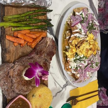 LE COCO - Chilaquiles verdes /rojos ... rib eye - Desserts Near Me - Downey, California