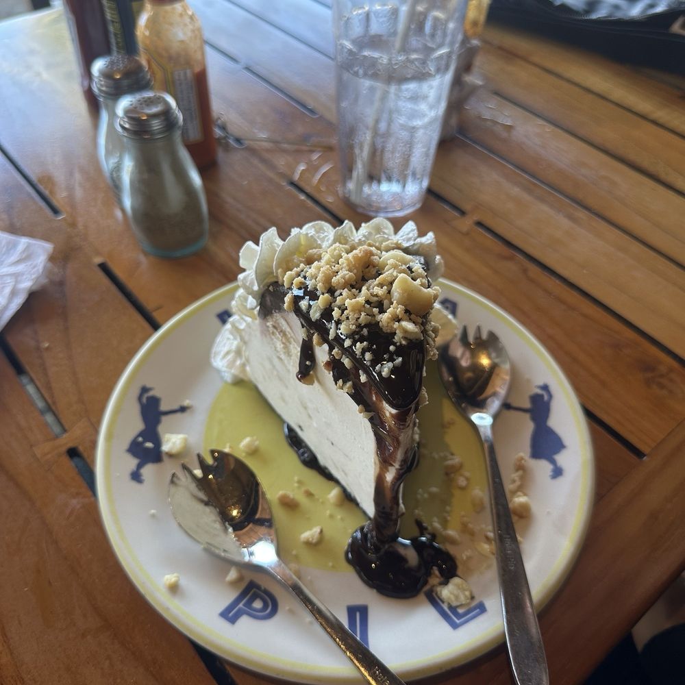 Duke's Beach House - Kimo's Original Hula Pie - Breakfast & Brunch Near Me - Lahaina, Hawaii Duke's Beach House - Kimo's Original Hula Pie - Breakfast & Brunch Near Me - Lahaina, Hawaii