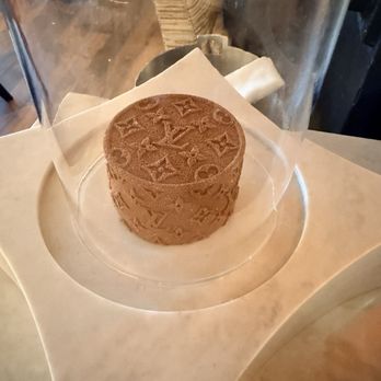 Le Café Louis Vuitton - Cafes Near Me - New York, New York Le Café Louis Vuitton - Cafes Near Me - New York, New York