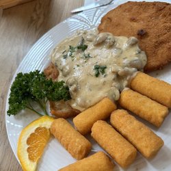 Aurora - Schnitzel mit Champignonrahmsauce