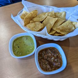 Los Altos de la Sierra - Free chips with delicious salsa