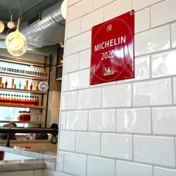 Nella Pizza e Pasta - Michelin 2020 plaque