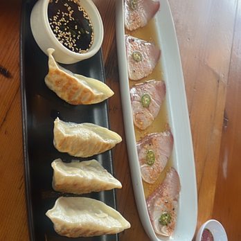 The Sushi Tap - Garlic edamame, hamachi sashimi, and gyoza - Sushi Bars Near Me - Tijuana, BCN The Sushi Tap - Garlic edamame, hamachi sashimi, and gyoza - Sushi Bars Near Me - Tijuana, BCN