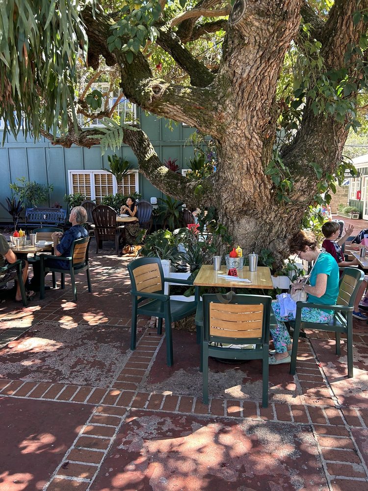 Freshies Maui Restaurant 