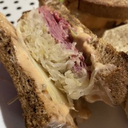 Midtown Market & Lounge - Ruban sandwich