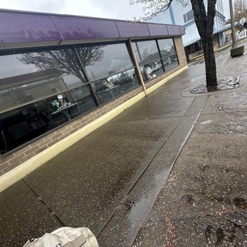 Hungry Heifer Diner - Diners Near Me - Raymond, Washington