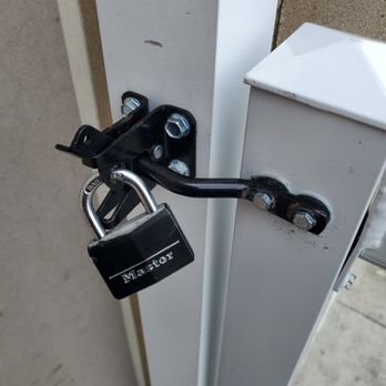piggly wiggly - Locked Handy Cap gate. How are they supposed to get in or out in case of an emergency. - Grocery Near Me - Newport News, Virginia piggly wiggly - Locked Handy Cap gate. How are they supposed to get in or out in case of an emergency. - Grocery Near Me - Newport News, Virginia