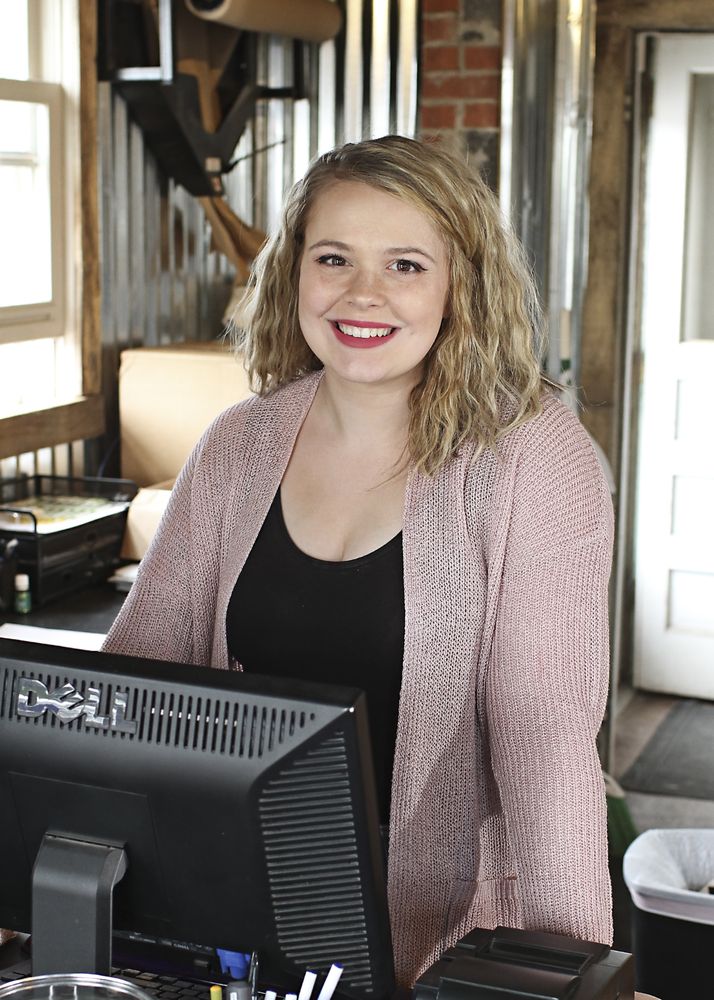 EAZY PACK N SHIP Updated June 2024 Request Information 10 Photos 303 3rd St E, Thief