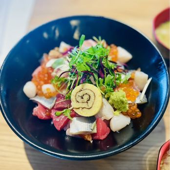 Waraku - Bara Chirashi Rice Bowl - Izakaya Near Me - Torrance, California Waraku - Bara Chirashi Rice Bowl - Izakaya Near Me - Torrance, California