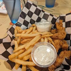 Hook & Reel Cajun Seafood & Bar - Chicken Strip & Fries