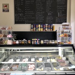 Shorty's Ice Cream Parlour - Ice cream!
