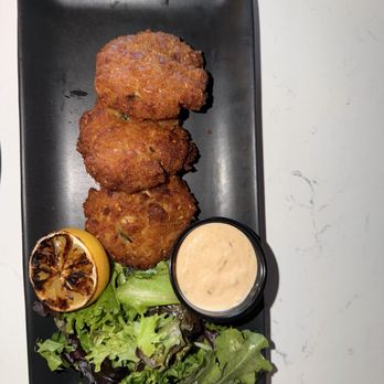 PARA - Crab Cakes - Bars Near Me - Charlotte, North Carolina PARA - Crab Cakes - Bars Near Me - Charlotte, North Carolina