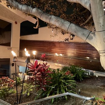 Duke's La Jolla - Entry to Duke's - New American Near Me - La Jolla, California