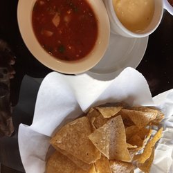 El Presidente - Chips and salsa, queso