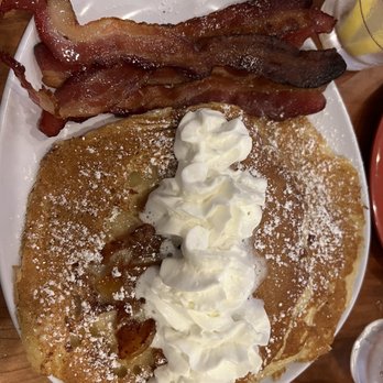 Ruby Slipper Decatur - Peaches and Cream Pancakes come with a side of bacon! - Breakfast & Brunch Near Me - New Orleans, Louisiana