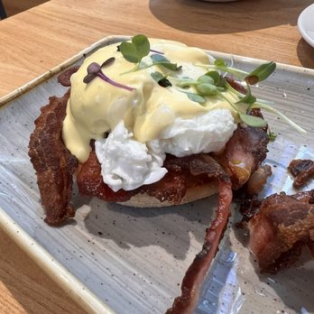 Boconero - crispy eggs benedict - Mediterranean Near Me - Munich, BY Boconero - crispy eggs benedict - Mediterranean Near Me - Munich, BY