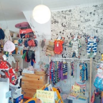 Moois - Pet Stores Near Me - Amsterdam, New Hampshire