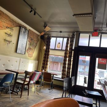 Freeman's Grub & Pub - Plenty of seating - New American Near Me - Greensboro, North Carolina