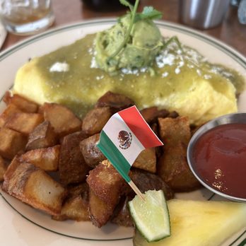 Bar Carlo - Carnitas omelette - Breakfast & Brunch Near Me - Portland, Oregon Bar Carlo - Carnitas omelette - Breakfast & Brunch Near Me - Portland, Oregon