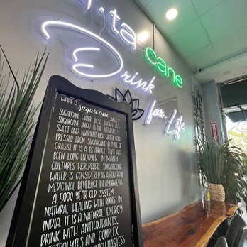 Vita Cane - Entry sign and seating area. - Juice Bars & Smoothies Near Me - Alhambra, California