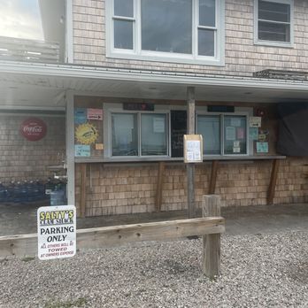 Salty’s Clam Shack - Restaurant outside - American Near Me - Westerly, Rhode Island