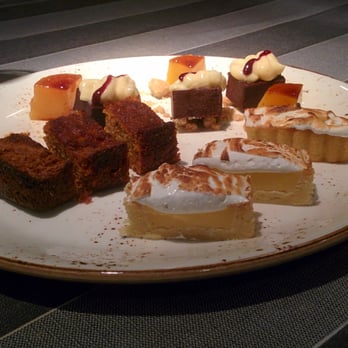 Tribeca - Surtido de postres (tocino de cielo, zanahoria, chocolate y limón) - Spanish Near Me - Seville, SE