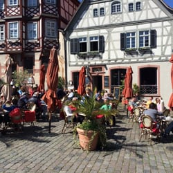 Empanada Tapasbar Y Restaurante - Blick vom Brunnen