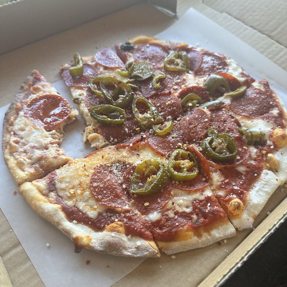 Scalini's Pizza and Pasta - Pepperoni and jalapeño - Pizza Near Me - Dallas, Texas