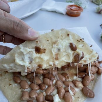 El Ruso - Caramelo, aka a quesadilla with beans?? - Tacos Near Me - Los Angeles, California