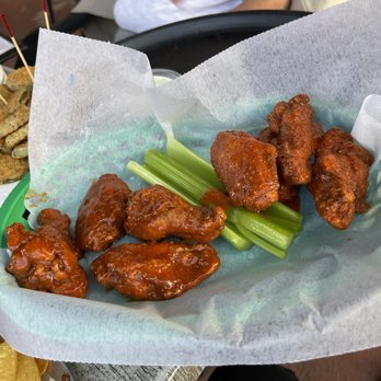 Gator Jakes Bar & Grill - Jake 's Wings - Bars Near Me - Sterling Heights, Michigan