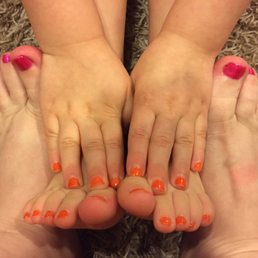 Diva's Nails does FANTASTIC work for big and little divas!!!