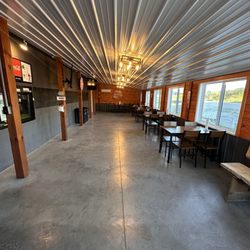 TRE Pizza - Their indoor seating. Clean and well taken care of!