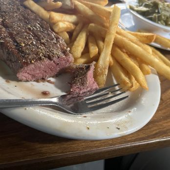B & J's Steaks & Seafood - Seafood Near Me - Darien, Georgia