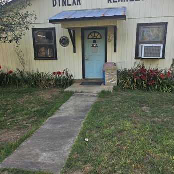 Dinlar Kennels & Grooming - The front door of Dinlar kennels and grooming - Pet Sitting Near Me - Cairo, Georgia Dinlar Kennels & Grooming - The front door of Dinlar kennels and grooming - Pet Sitting Near Me - Cairo, Georgia