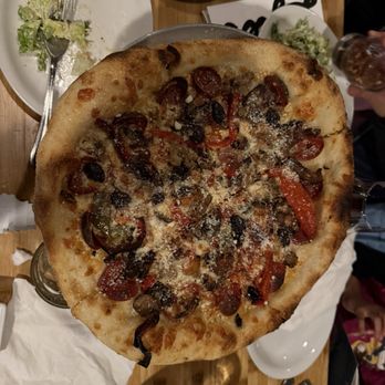 Lyle's Pizzeria - Lyle's Supreme - Pizza Near Me - Omaha, Nebraska