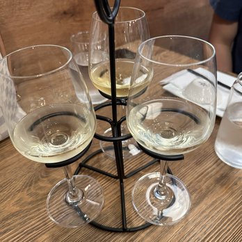 Asahi Sushi & Kitchen - white wine flight - Sushi Bars Near Me - Healdsburg, California Asahi Sushi & Kitchen - white wine flight - Sushi Bars Near Me - Healdsburg, California