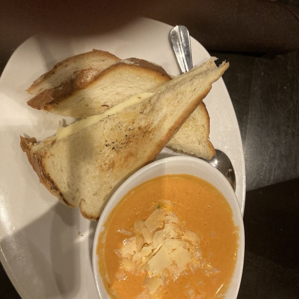 110 Grill - Grilled cheese sandwich with tomato soup - American Near Me - Wrentham, Massachusetts 110 Grill - Grilled cheese sandwich with tomato soup - American Near Me - Wrentham, Massachusetts
