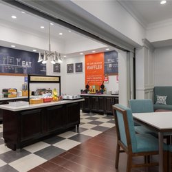 Hampton Inn Pleasanton - Breakfast Area