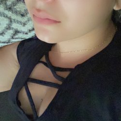 3D Nails and Lashes - Ended going to an eye specialist after just one day of getting them done as well damaged and scared my eye