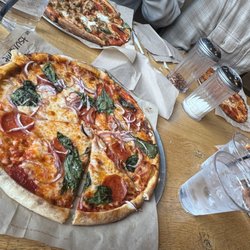 Blaze Pizza - The pizzas!