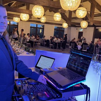 Disc Jockeys Unlimited - DJ Ivan in the DJ Boot ready for to introduce the wedding party. - DJs Near Me - Toronto, Ontario Disc Jockeys Unlimited - DJ Ivan in the DJ Boot ready for to introduce the wedding party. - DJs Near Me - Toronto, Ontario