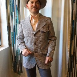 Sideshow Studio - Cody in a deadstock vintage 70s western sport coat